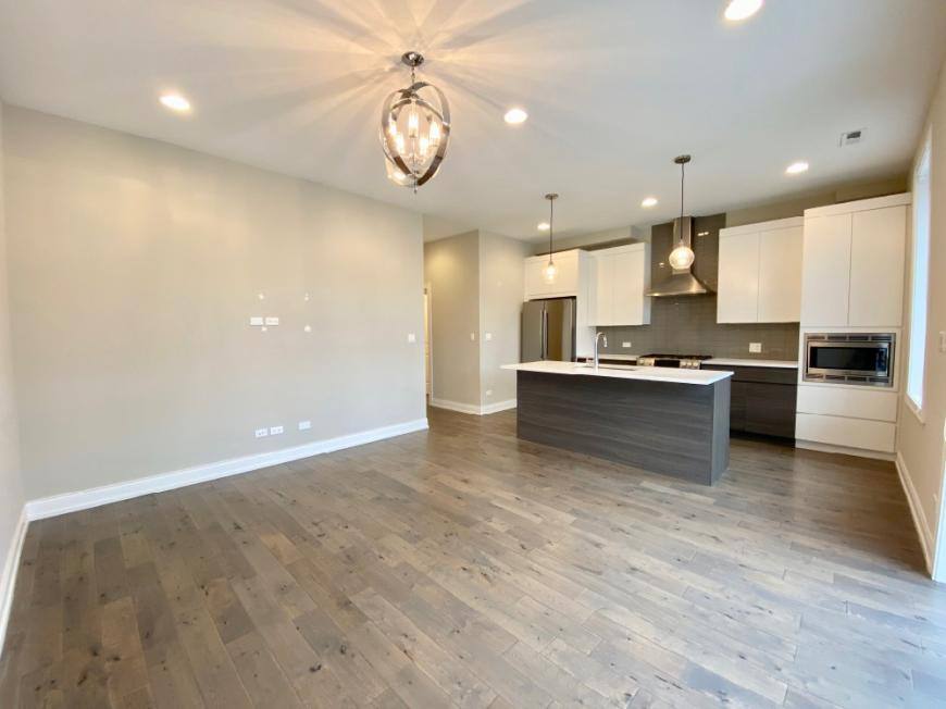 Apartment for rent at 317 W Evergreen Ave, 303 #303, Chicago, IL 60610