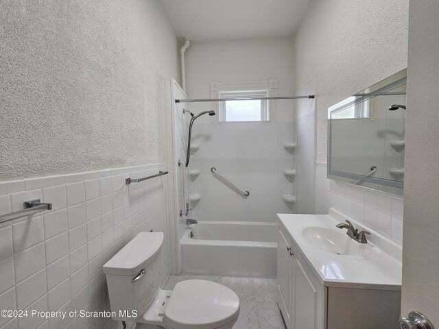 Apartment for rent at 729 W Locust St #2, Scranton, PA 18504