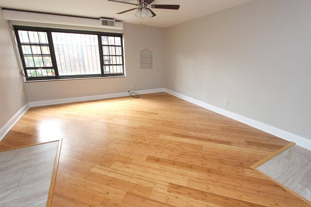 Apartment for rent at Shadyside, 5925 Fifth Ave, Pittsburgh, PA 15232
