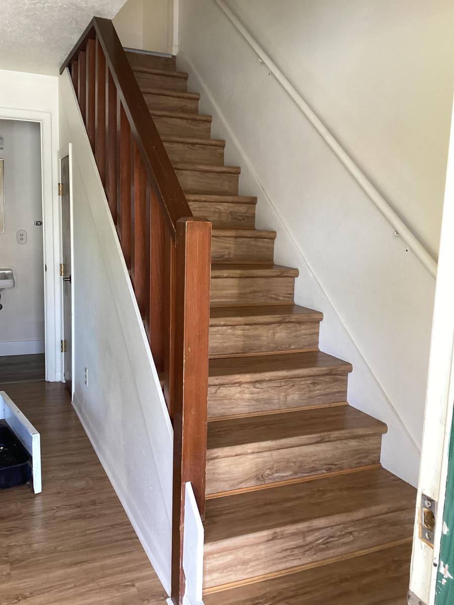 Townhouse for rent at 333 NE 2nd St, Newport, OR 97365
