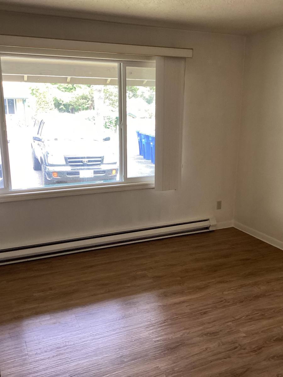 Townhouse for rent at 333 NE 2nd St, Newport, OR 97365