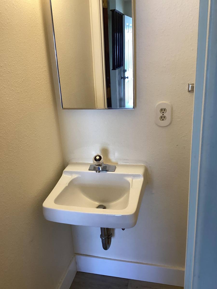 Townhouse for rent at 333 NE 2nd St, Newport, OR 97365