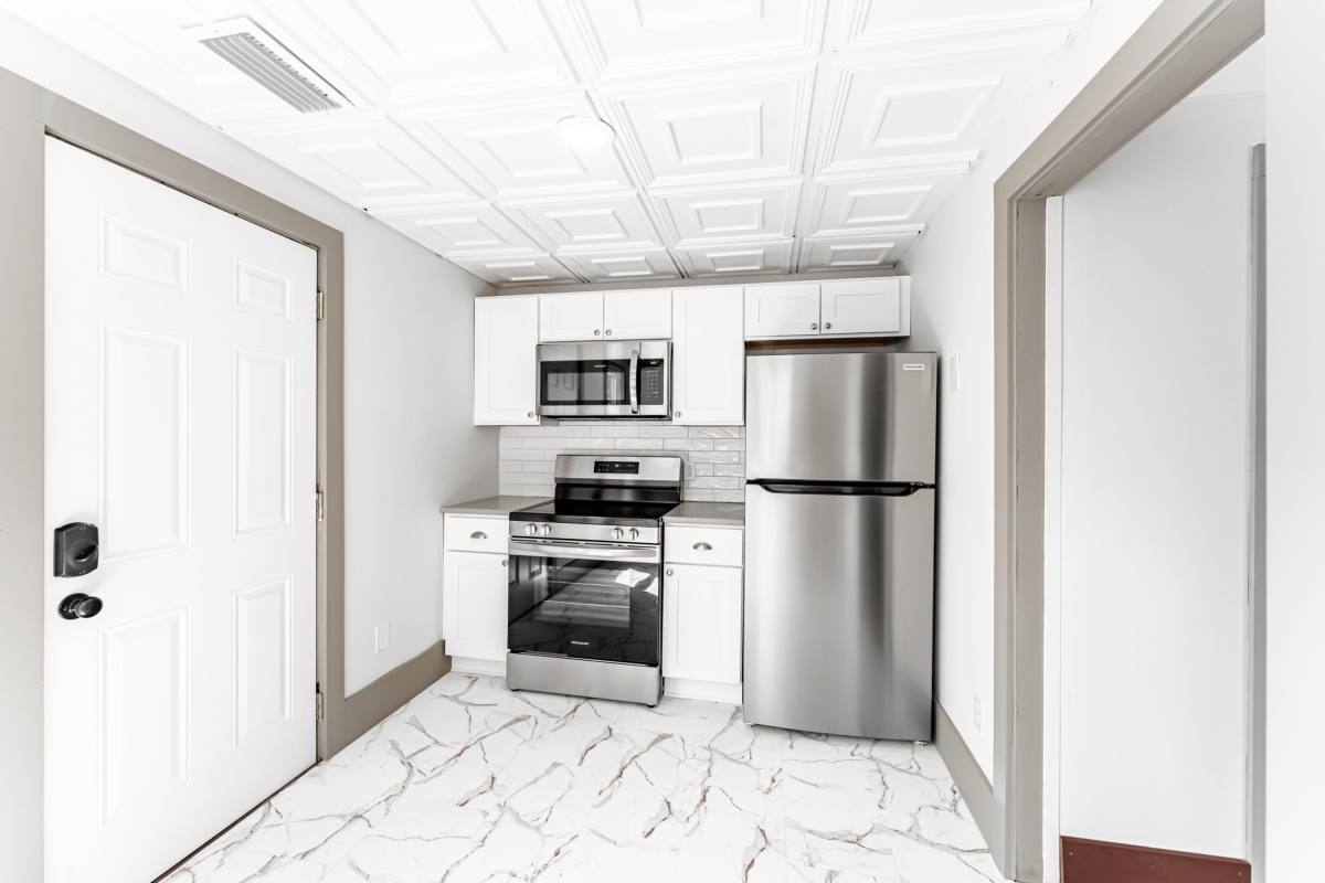 Apartment for rent at 212 Dewey St #1, Morgantown, WV 26501