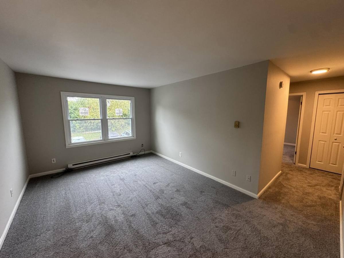 Apartment for rent at 119 Park St #8, Charles Town, WV 25414