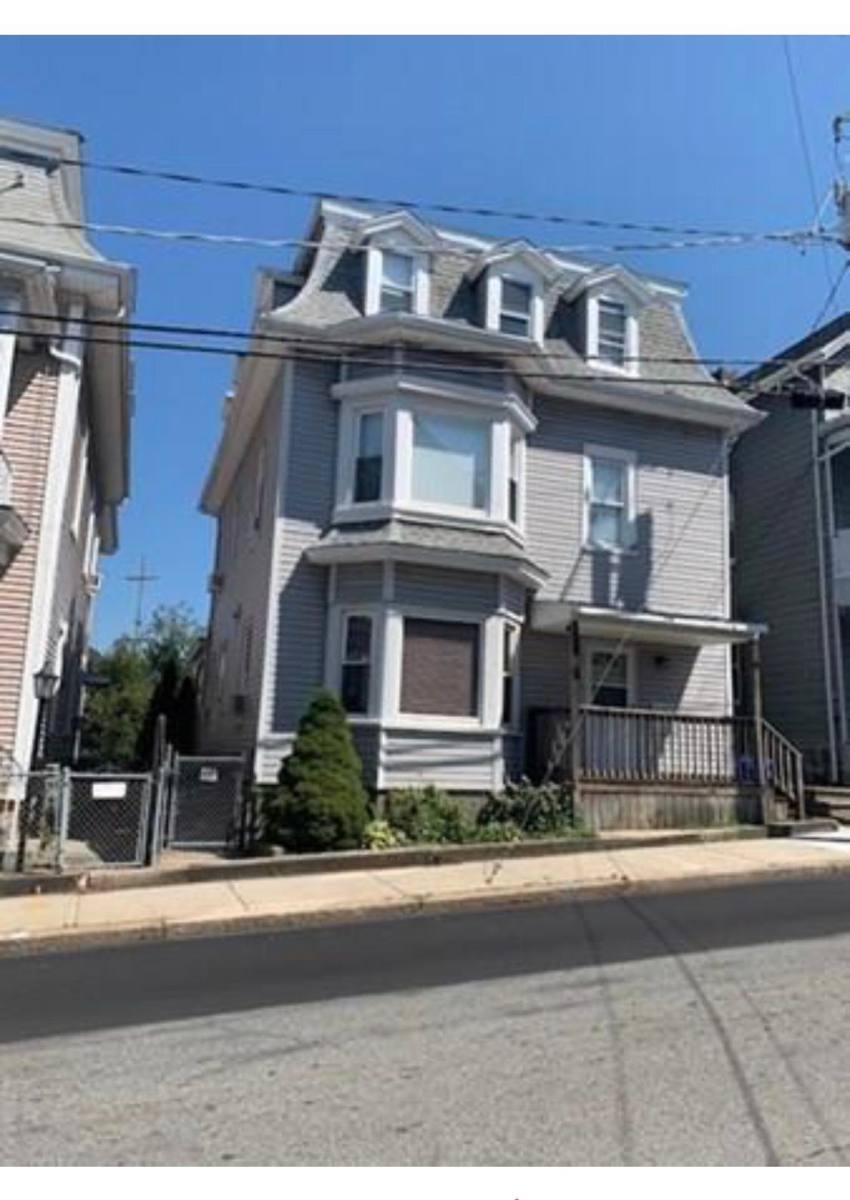 House for rent at 554 2nd St #3, Fall River, MA 02721