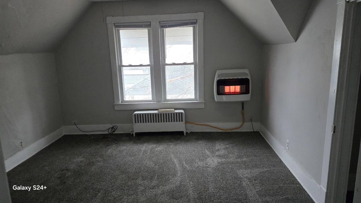 Apartment for rent at 1422 Central Ave, Anderson, IN 46016