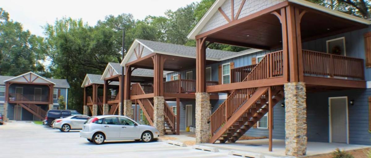Apartment for rent at 200 W Cranford Ave, Valdosta, GA 31602