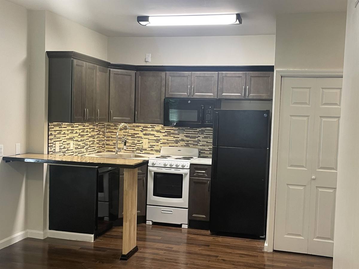 Apartment for rent at 412 E #412D, Savannah, GA 31401