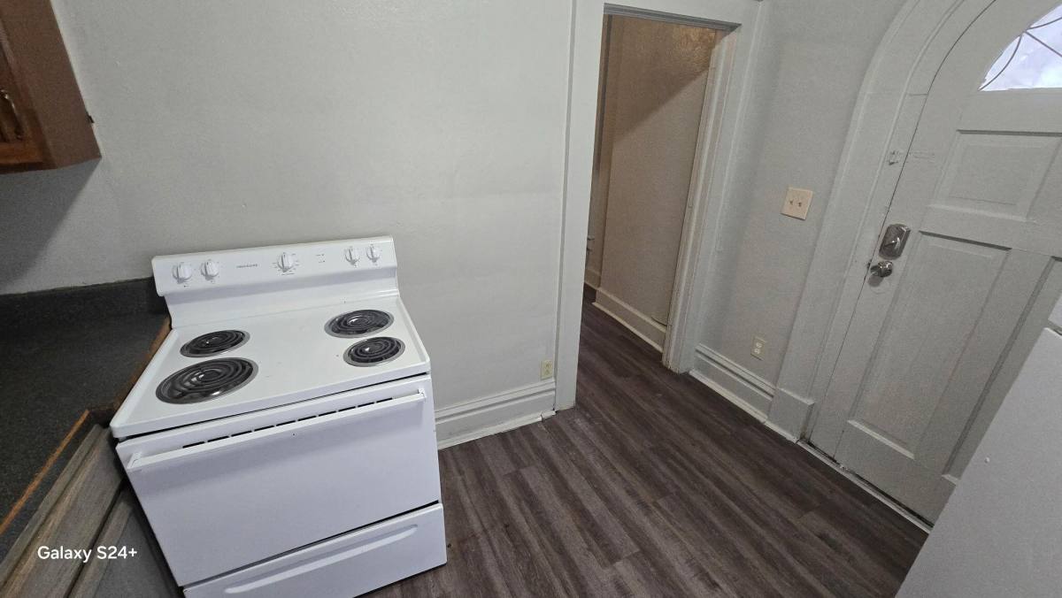 Apartment for rent at 1422 Central Ave #7, Anderson, IN 46016
