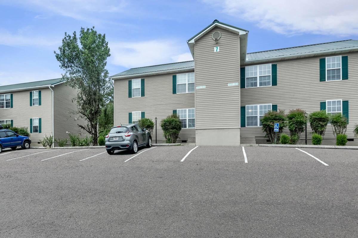 Apartment for rent at Woodland Manor, 335 Chapman Rd #4-27, Ringgold, GA 30736