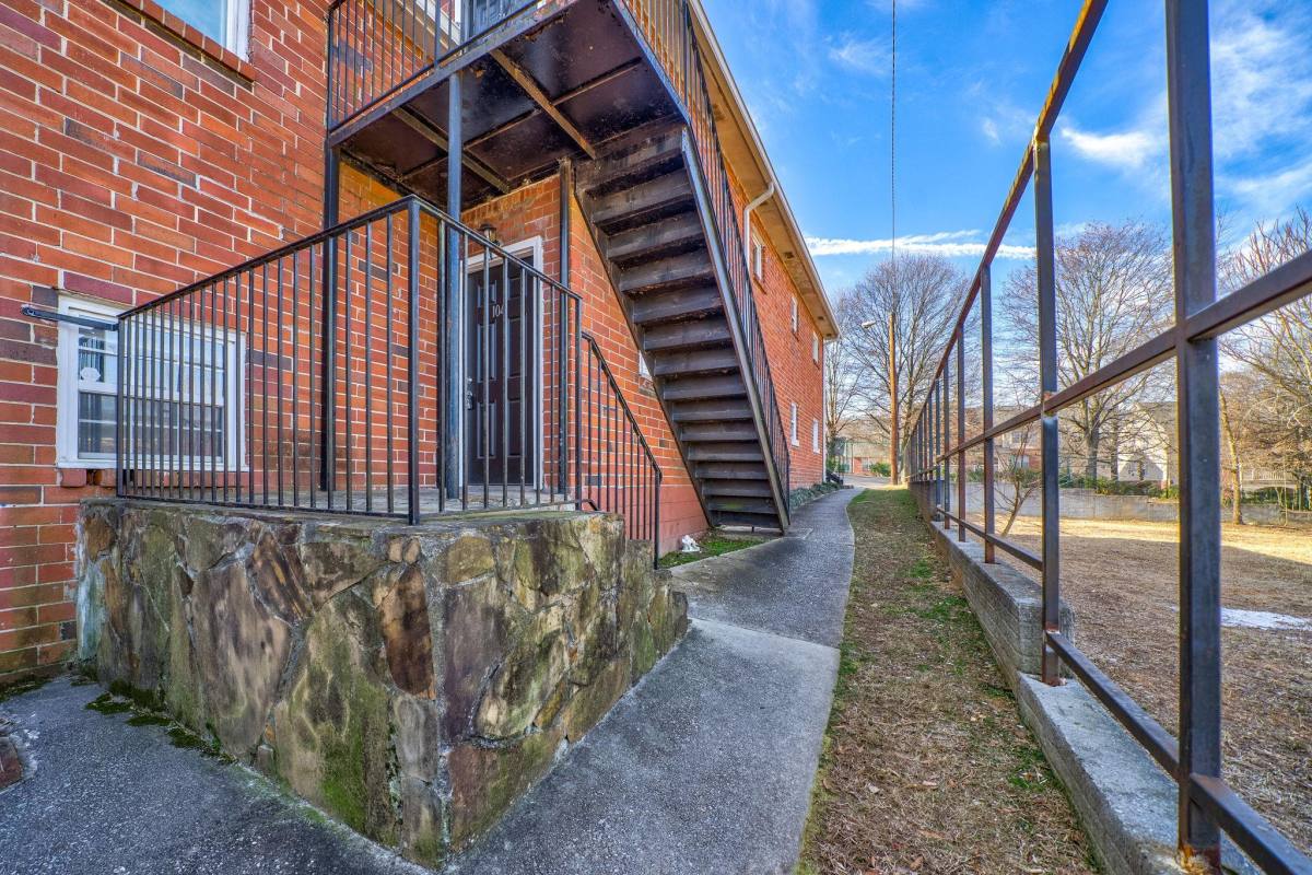 Apartment for rent at 865 Hank Aaron Dr #103, Atlanta, GA 30315
