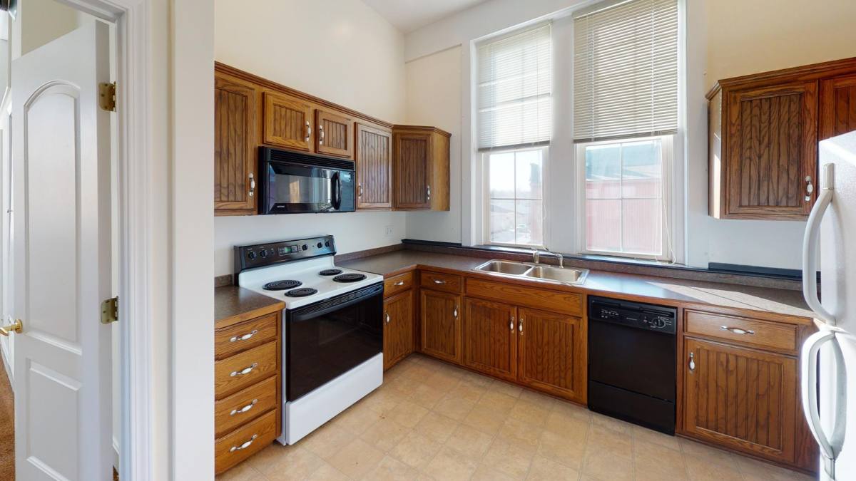 Apartment for rent at 320 S 2nd St, Leavenworth, KS 66048