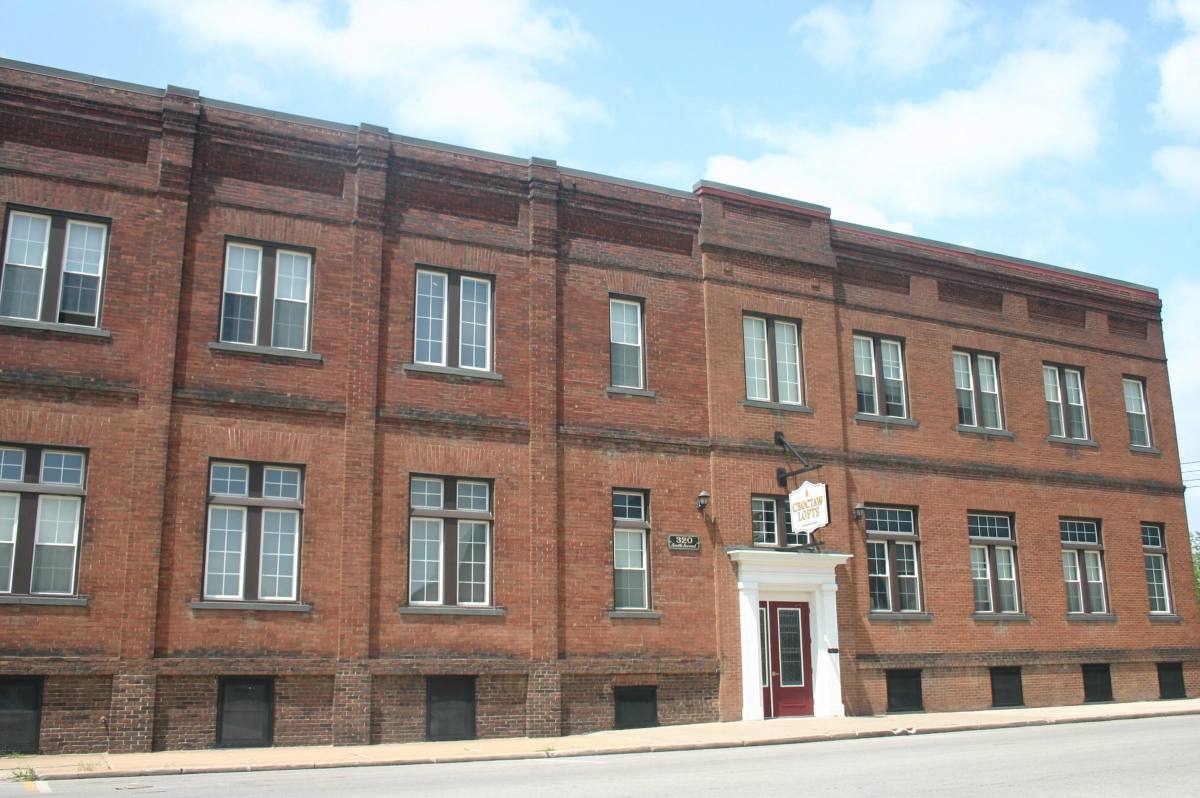 Apartment for rent at 320 S 2nd St, Leavenworth, KS 66048