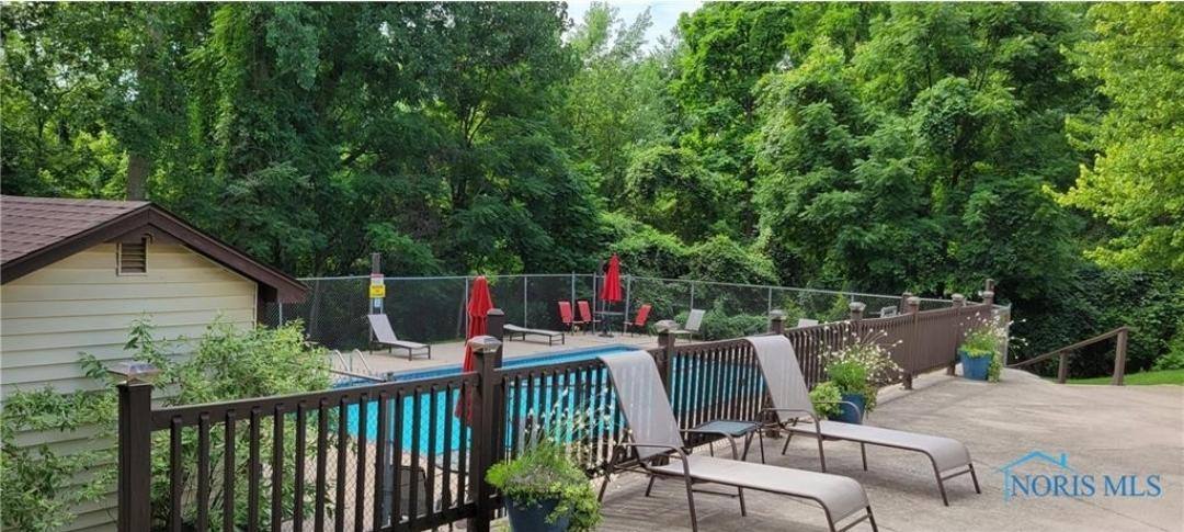 Condo for rent at Ottawa Woods Condominiums, 4515 W Bancroft St #9 10, Toledo, OH 43615