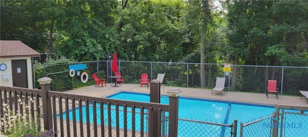 Condo for rent at Ottawa Woods Condominiums, 4515 W Bancroft St #9 10, Toledo, OH 43615