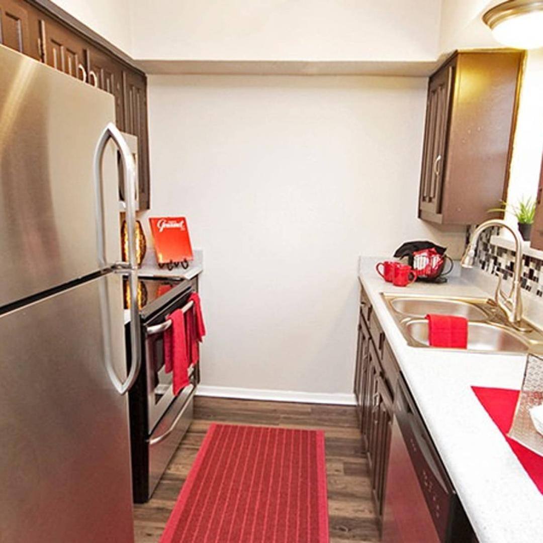 Townhouse for rent at 1369 N Hampton Rd, Desoto, TX 75115