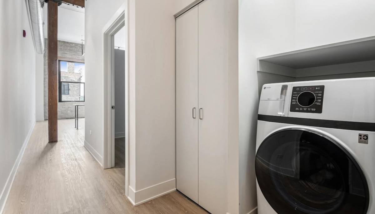 Apartment for rent at 1040 W Huron St, Chicago, IL 60642
