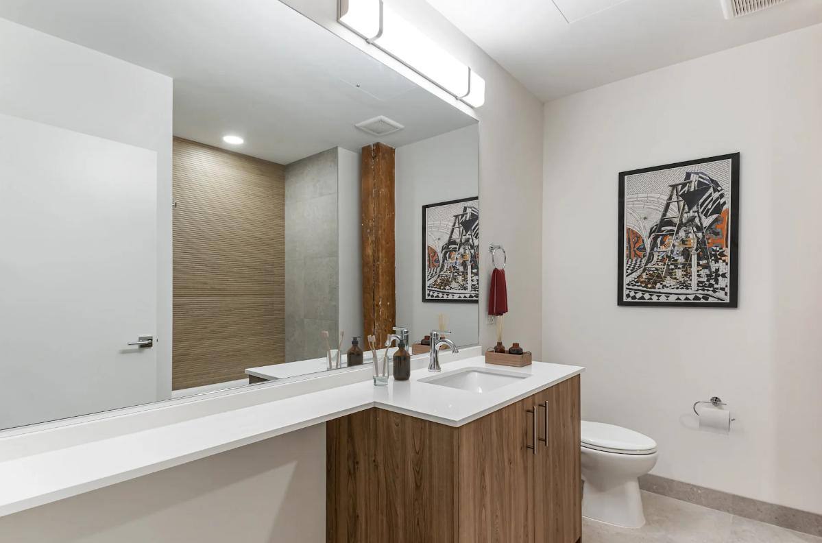 Apartment for rent at 1040 W Huron St, Chicago, IL 60642