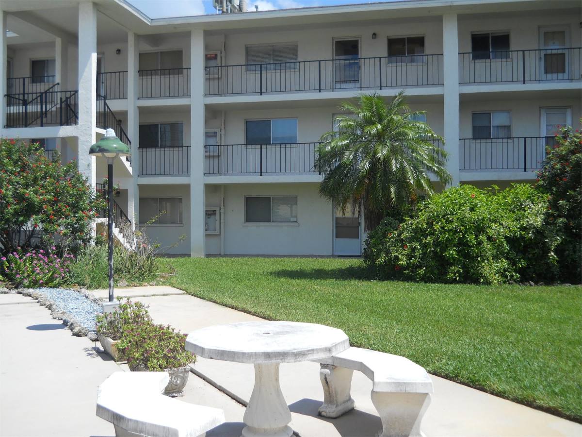 Condo for rent at Holiday Condominiums, 708 S Tamiami Trail #GIL, Venice, FL 34285