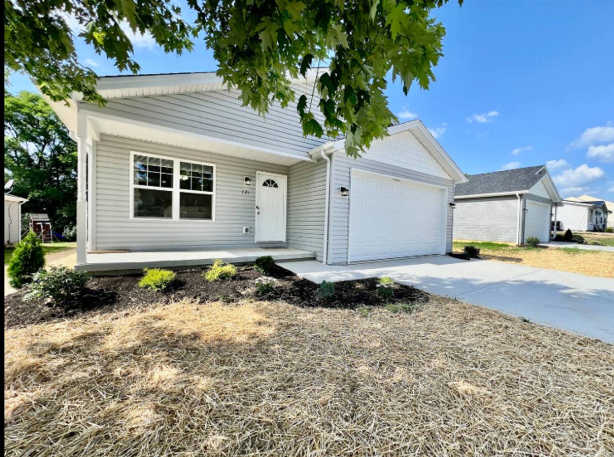 House for rent at 121 Southwind Blvd, Wilmington, OH 45177