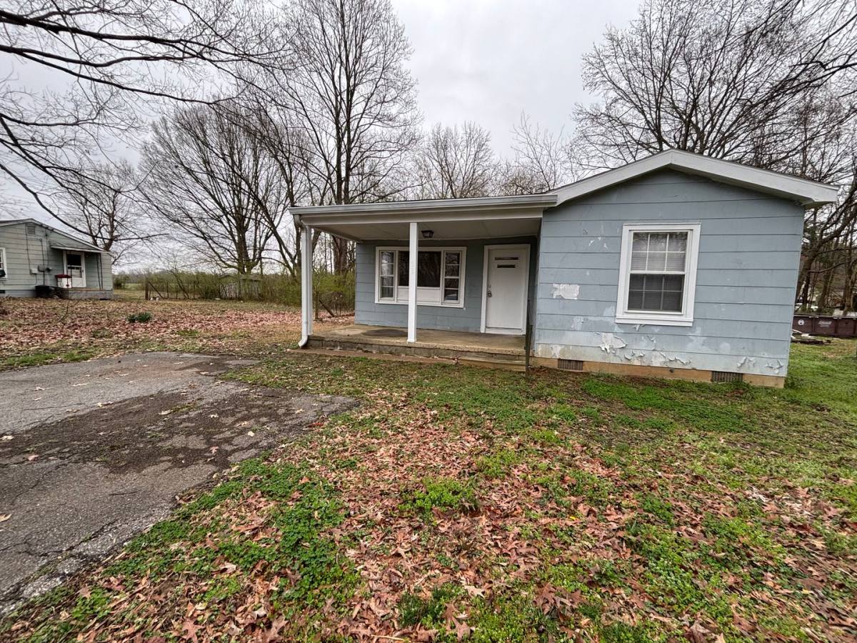 House for rent at 68 Monroe Ave, Jackson, TN 38301