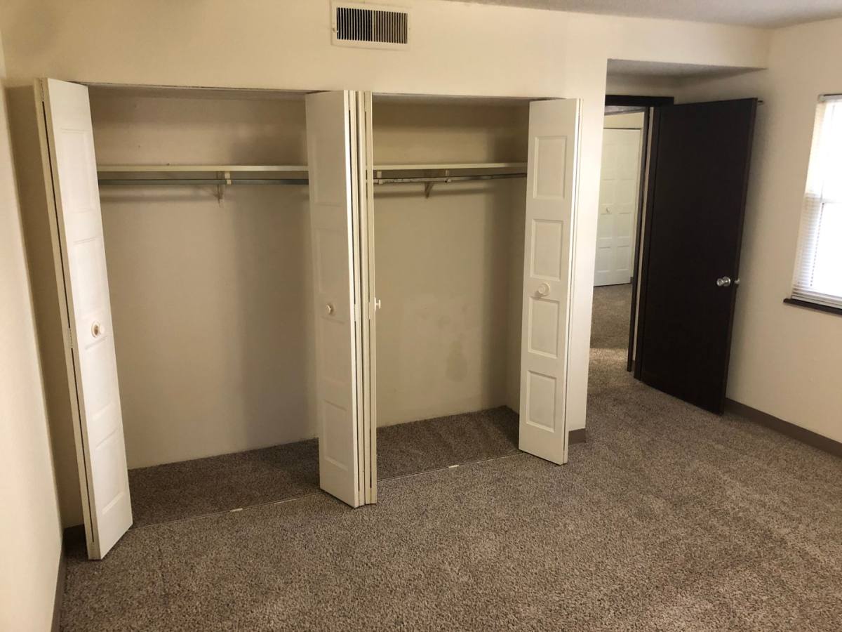Apartment for rent at 1521 S 38th St, Saint Joseph, MO 64507