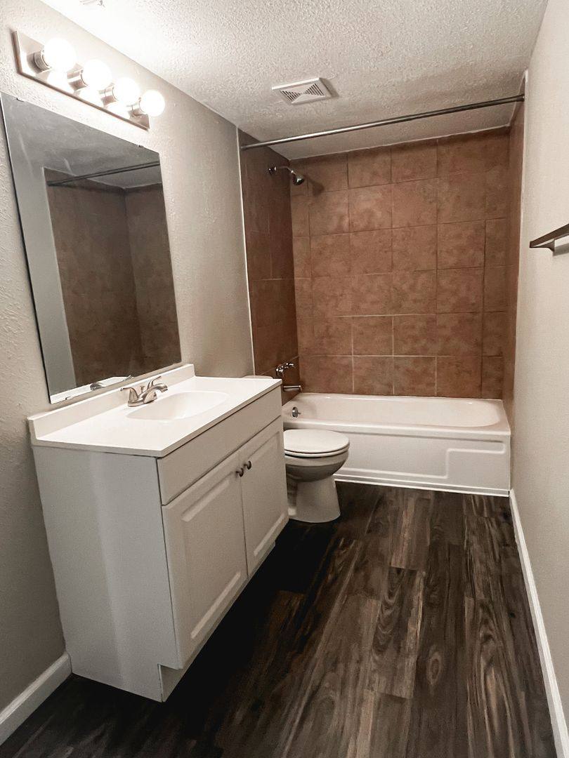 Apartment for rent at 1521 S 38th St, Saint Joseph, MO 64507