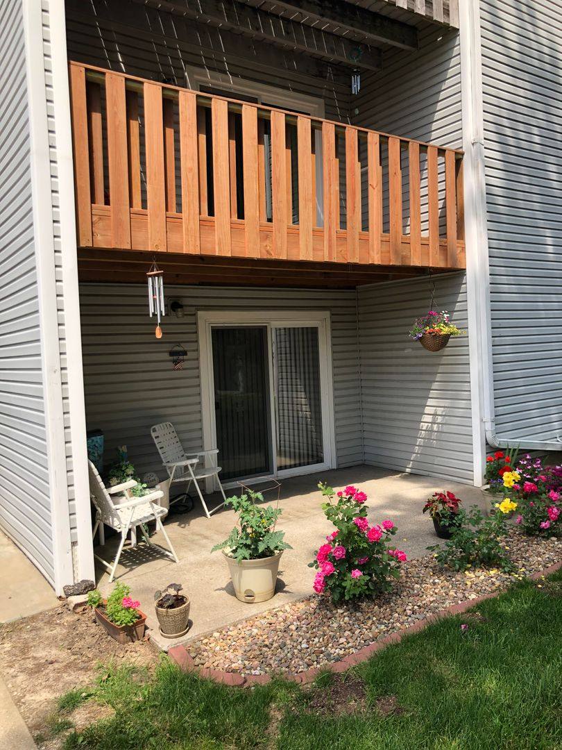 Apartment for rent at 1521 S 38th St, Saint Joseph, MO 64507