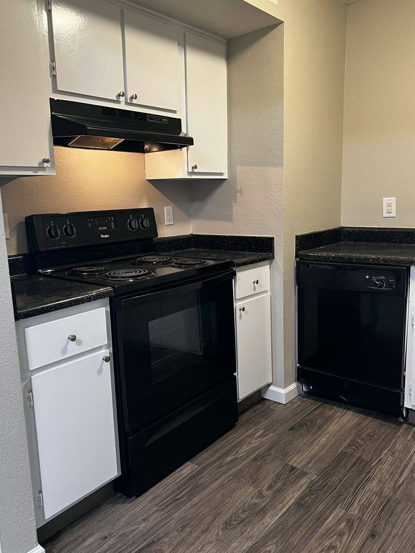 Apartment for rent at 1521 S 38th St, Saint Joseph, MO 64507