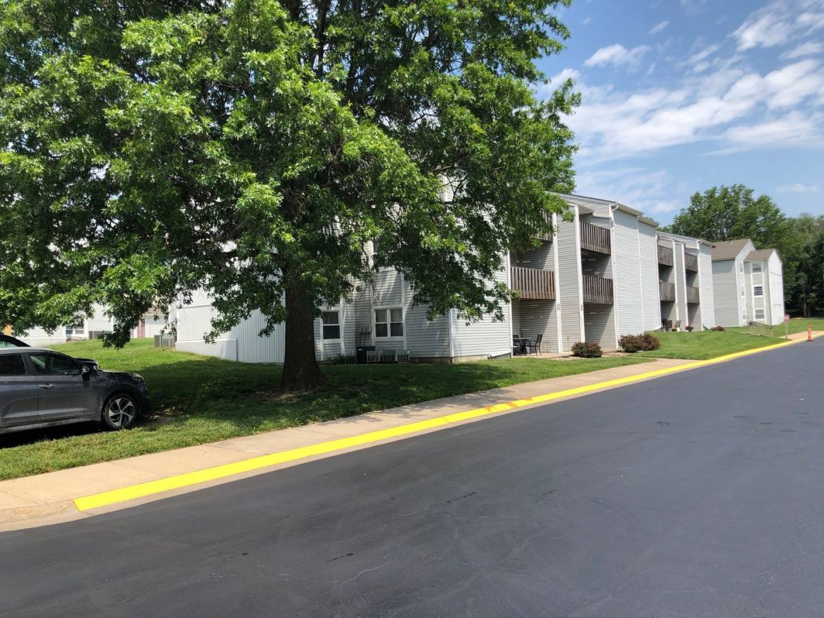 Apartment for rent at 1521 S 38th St, Saint Joseph, MO 64507