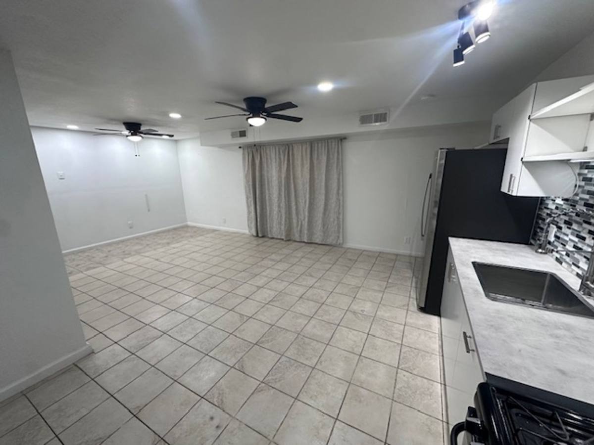 Apartment for rent at 839 W Orange Ave, El Centro, CA 92243