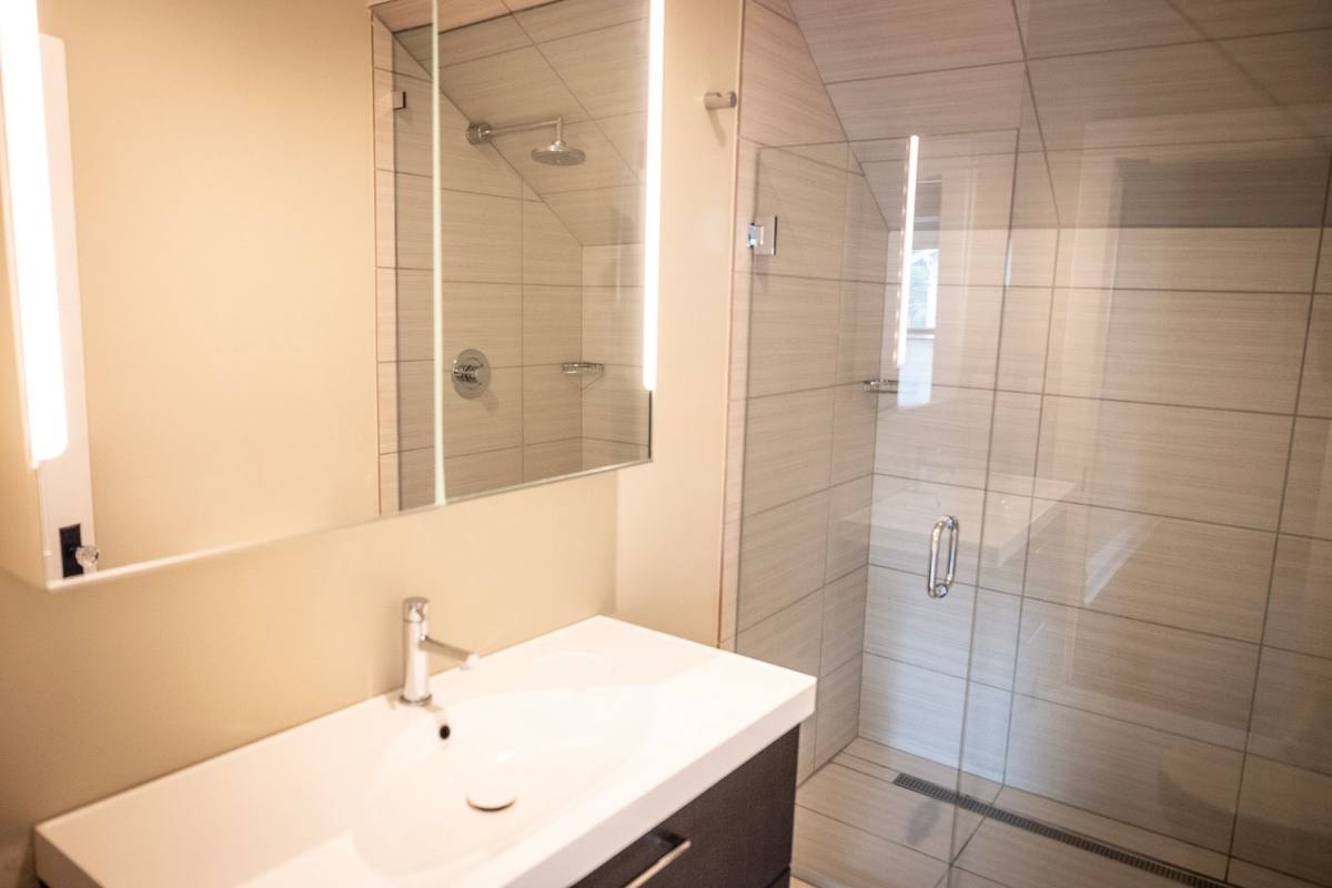 Apartment for rent at 5125 Walnut St, Kansas City, MO 64112