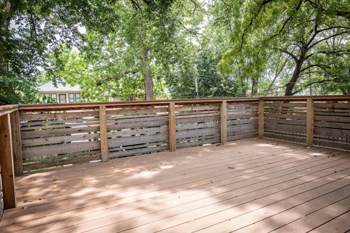 Apartment for rent at 5125 Walnut St, Kansas City, MO 64112