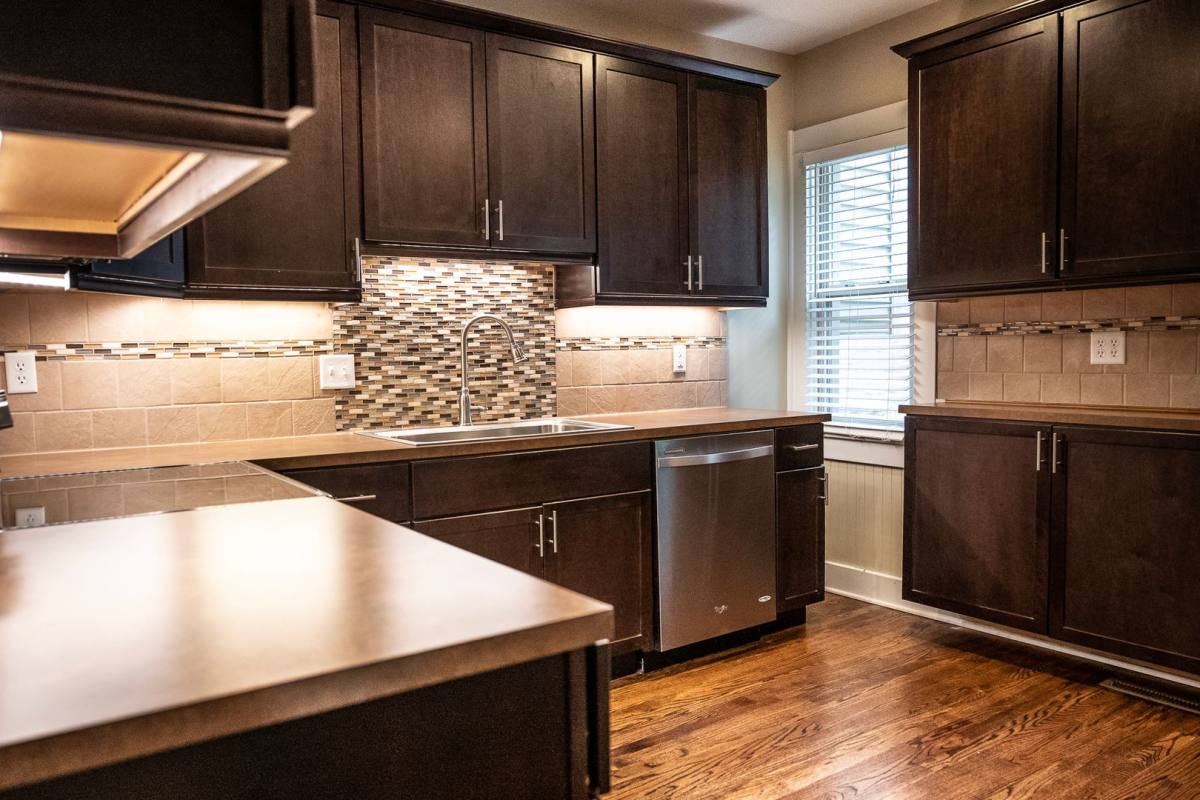 Apartment for rent at 5125 Walnut St, Kansas City, MO 64112