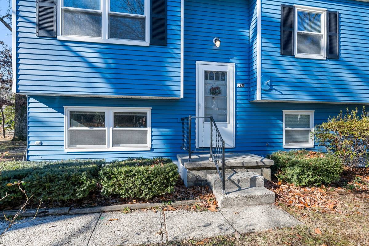 House for rent at 328 Benfield Rd, Severna Park, MD 21146