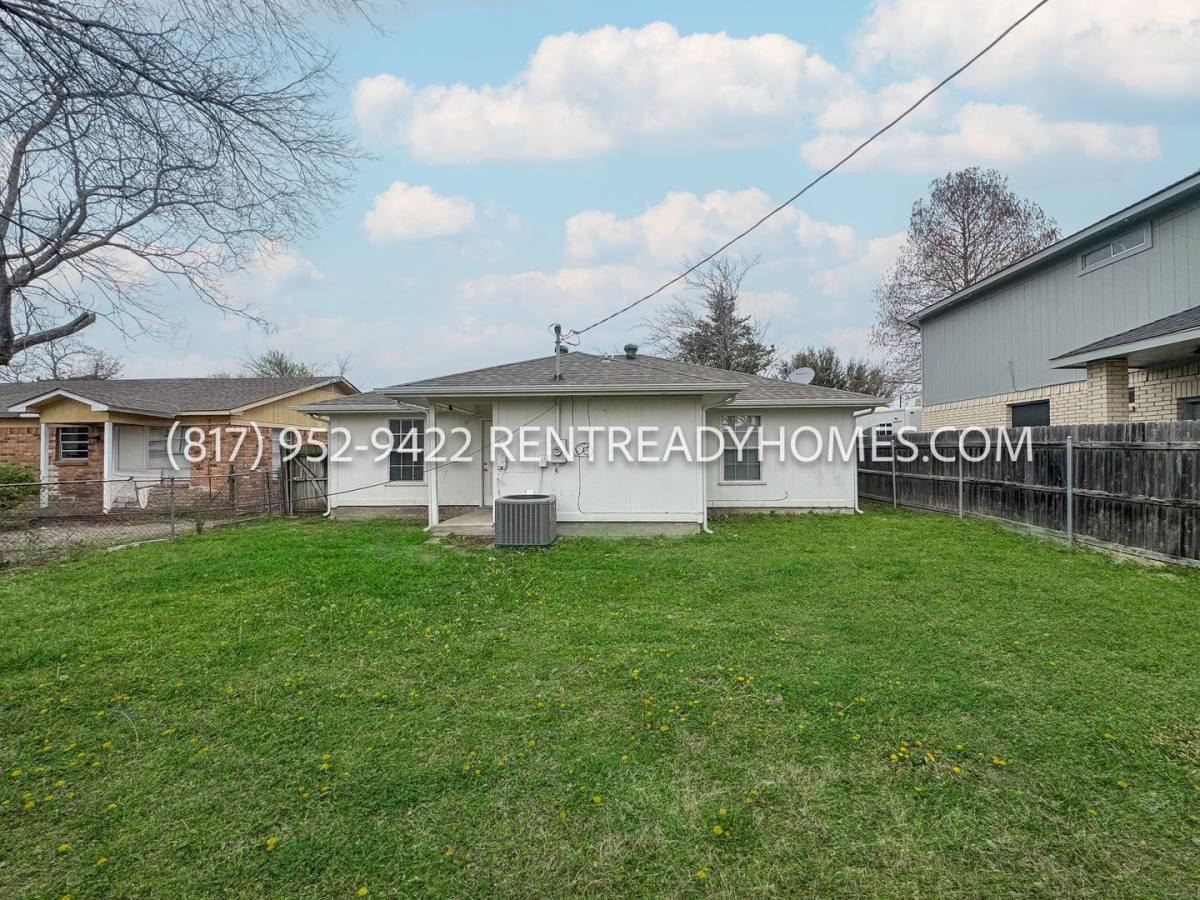 House for rent at 349 Bass Rd, Rockwall, TX 75032