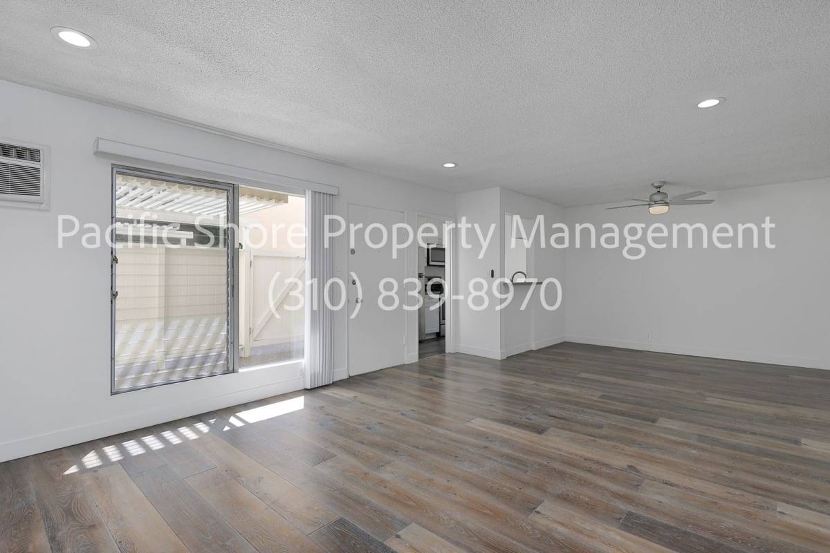 Apartment for rent at 868 N W Knoll Dr, West Hollywood, CA 90069