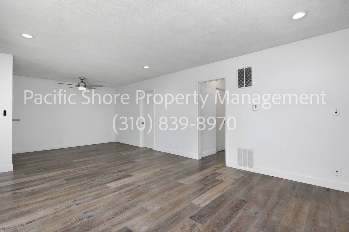 Apartment for rent at 868 N W Knoll Dr, West Hollywood, CA 90069