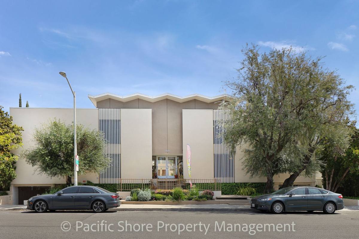 Apartment for rent at 868 N W Knoll Dr, West Hollywood, CA 90069