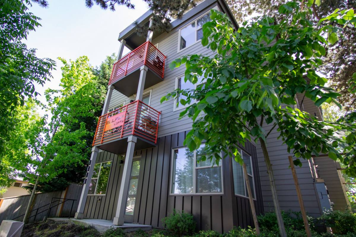 Apartment for rent at 1616 SE Insley St, Portland, OR 97202