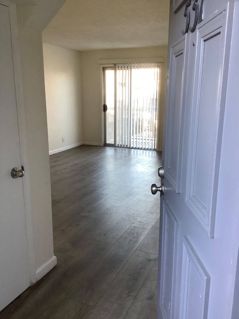 Apartment for rent at 537 Nevin Ave, Richmond, CA 94801