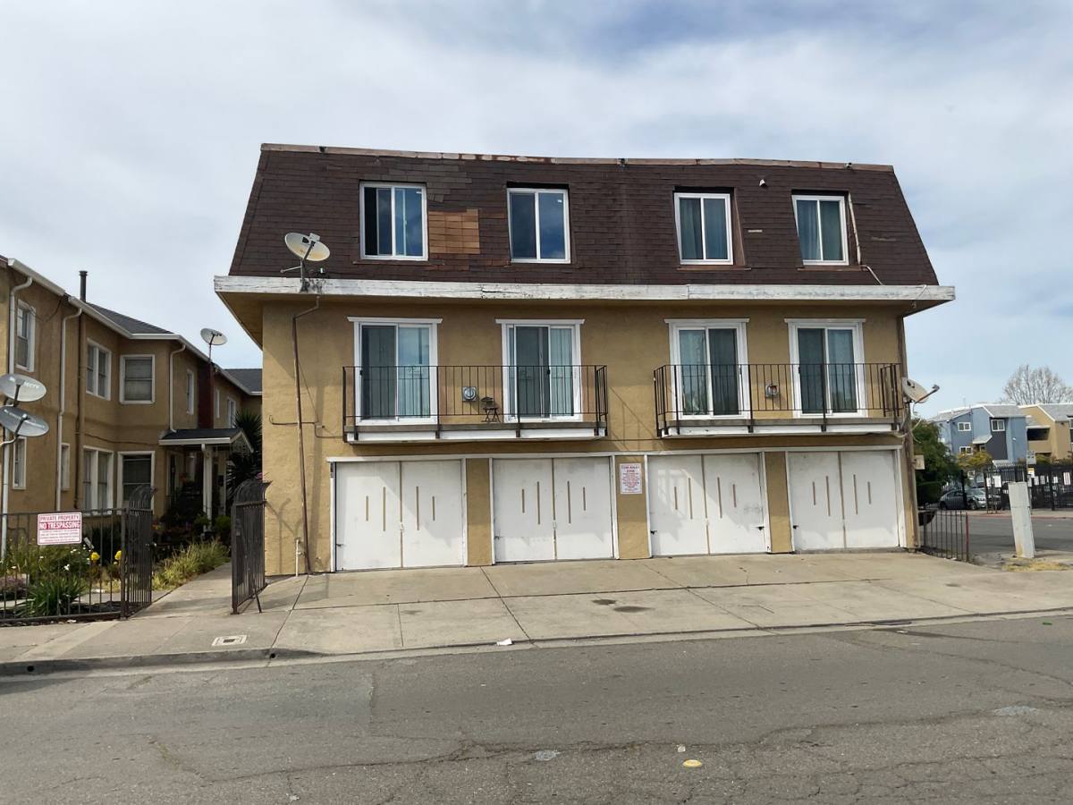 Apartment for rent at 537 Nevin Ave, Richmond, CA 94801
