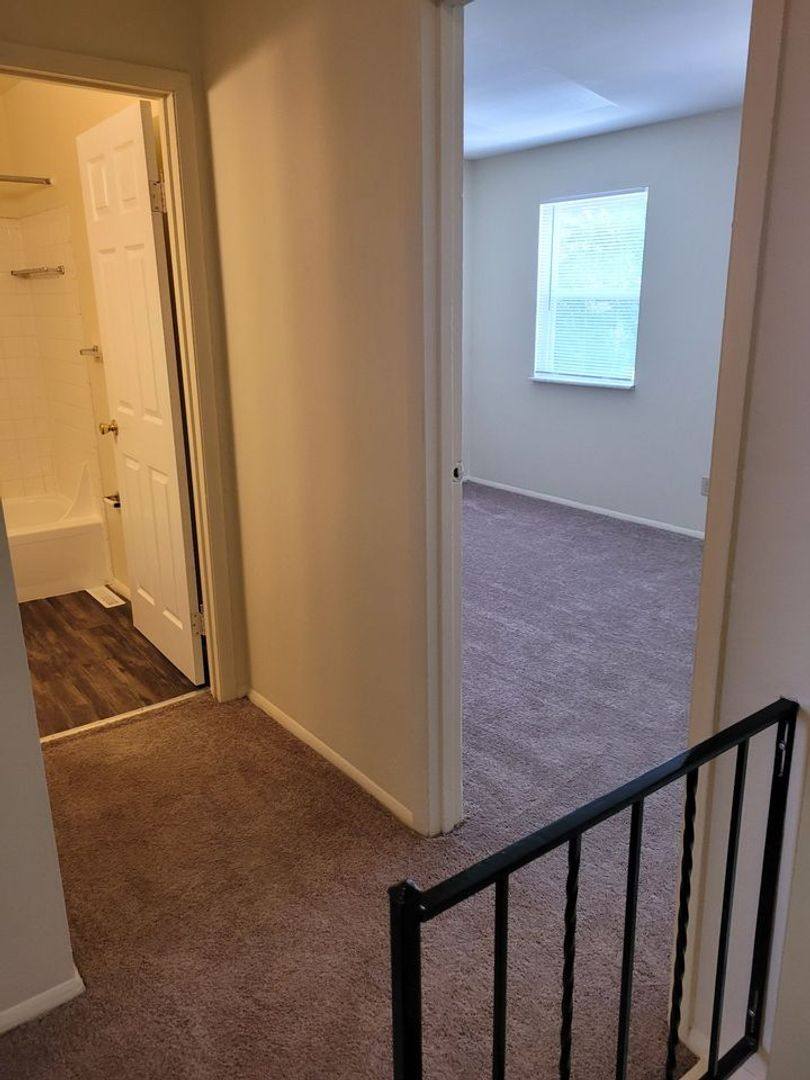 Townhouse for rent at 3231 N Talbot Ave, Erlanger, KY 41018