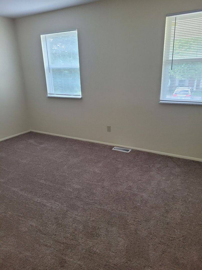 Townhouse for rent at 3231 N Talbot Ave, Erlanger, KY 41018