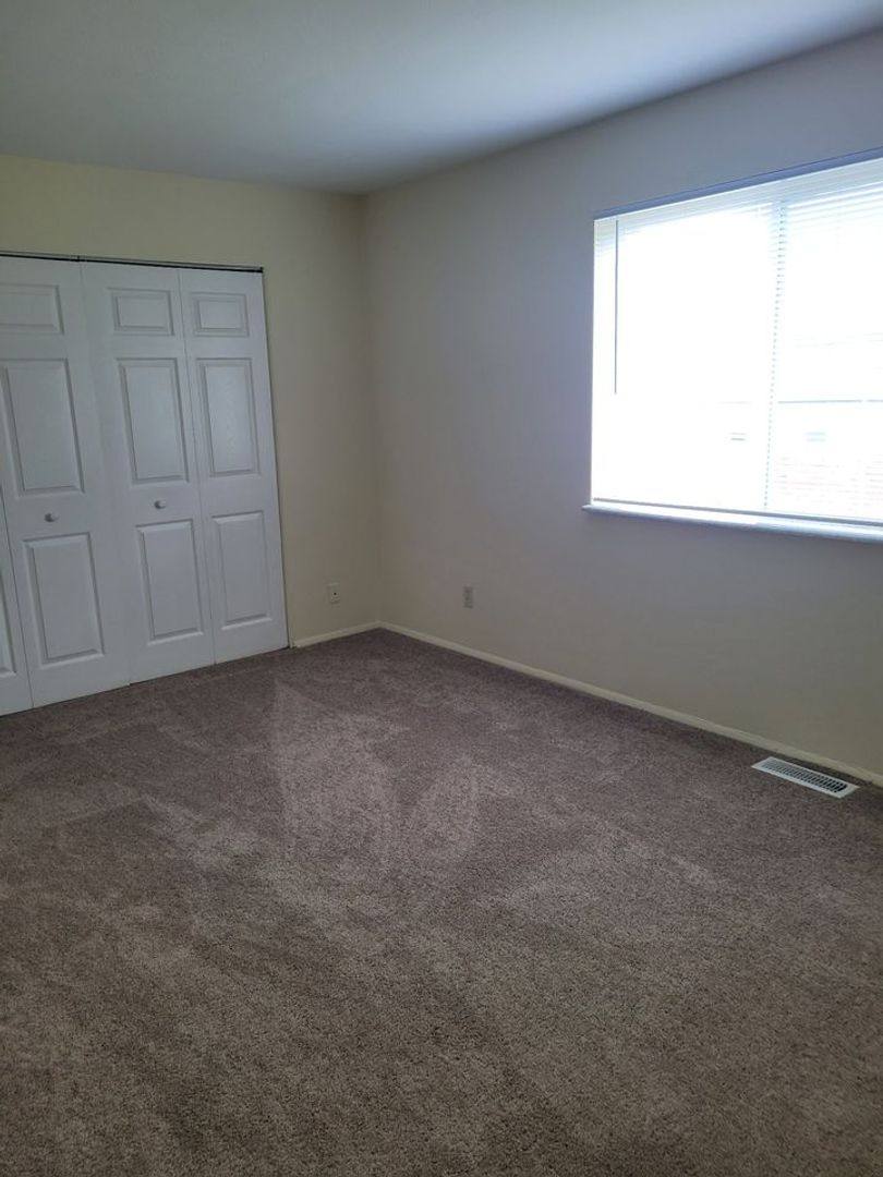 Townhouse for rent at 3231 N Talbot Ave, Erlanger, KY 41018