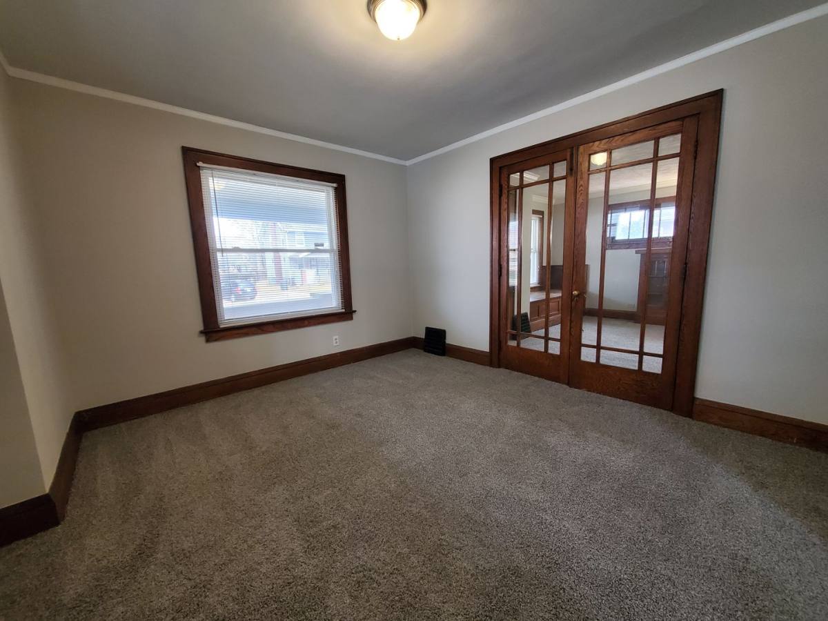 House for rent at 924 Hamlin St, Akron, OH 44320