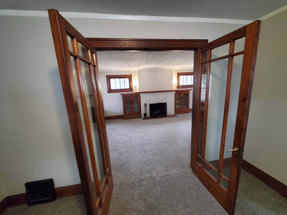 House for rent at 924 Hamlin St, Akron, OH 44320