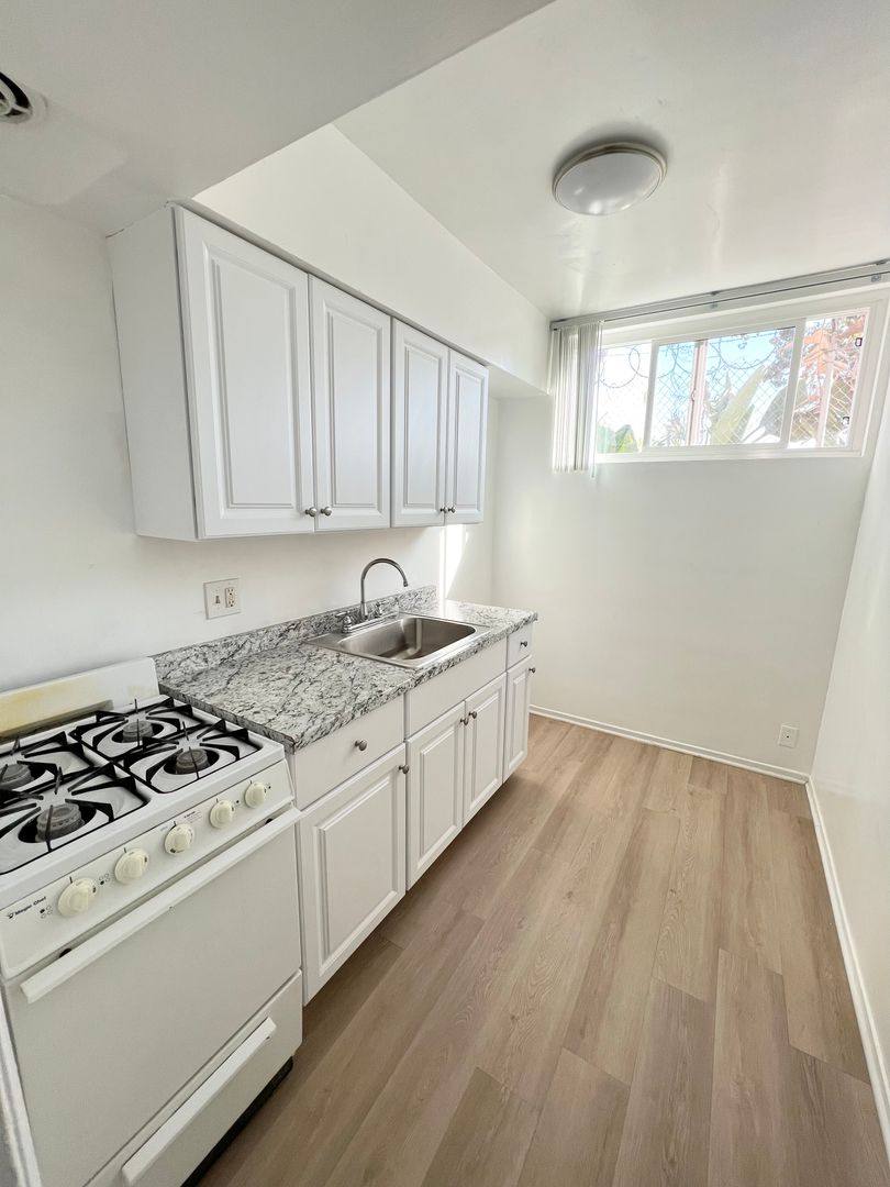 Apartment for rent at 3734 W El Segundo Blvd, Hawthorne, CA 90250
