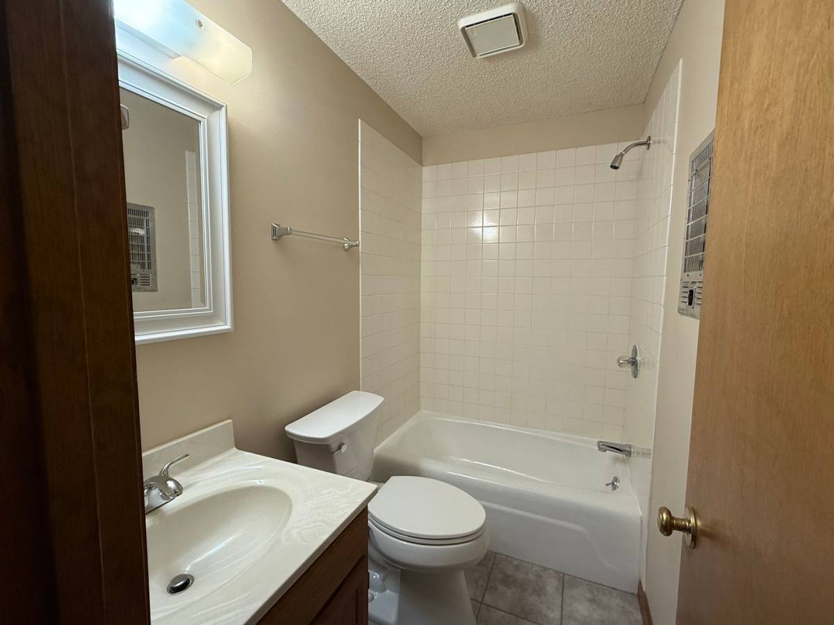 Apartment for rent at 404 W Jackson Blvd, Jonesborough, TN 37659