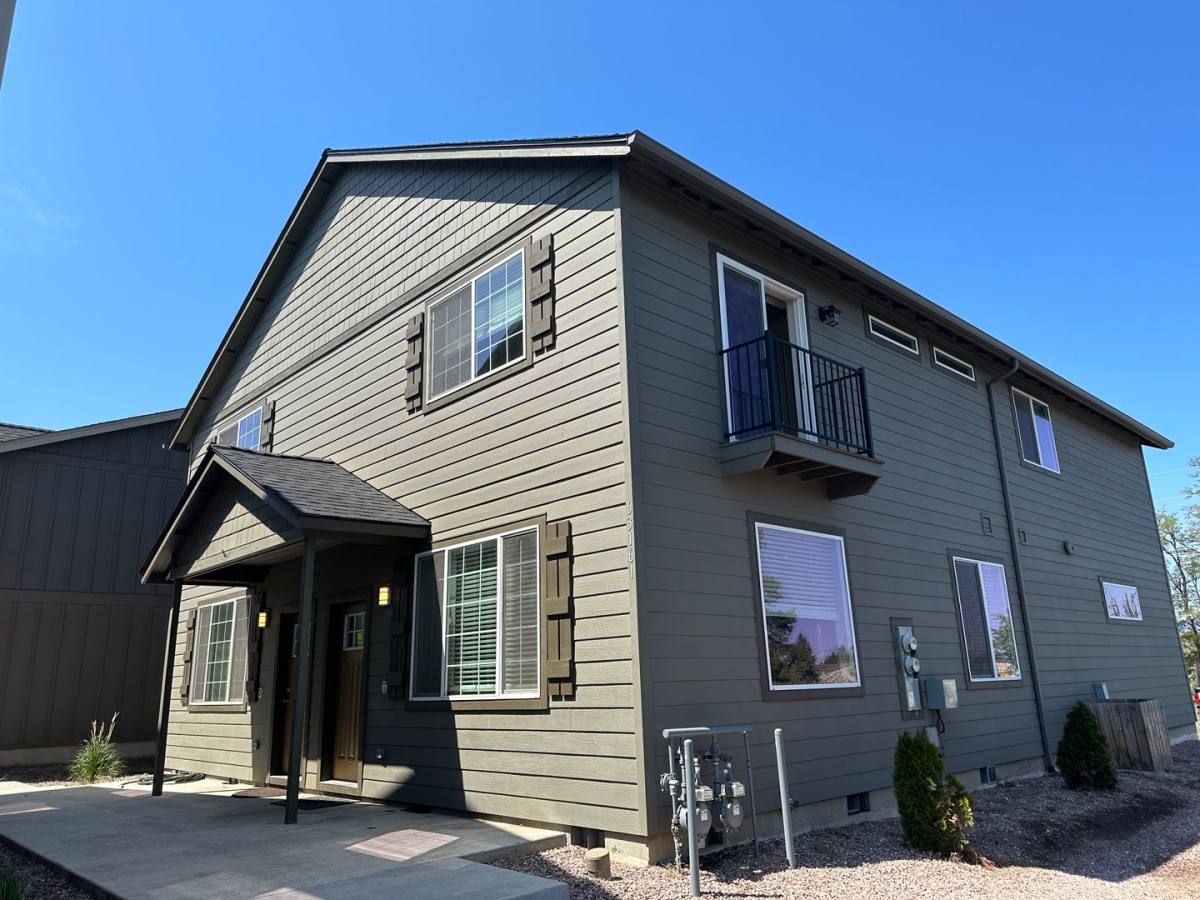 Townhouse for rent at 63159 NE De Haviland St, Bend, OR 97701